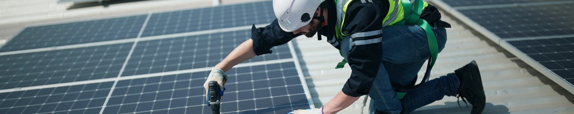 installign solar panels